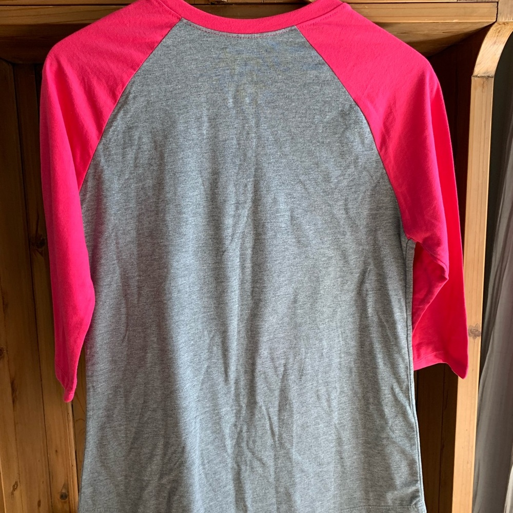 Women’s Baseball Style 3/4 Length Sleeve T-Shirt. NWT - Picture 2 of 4